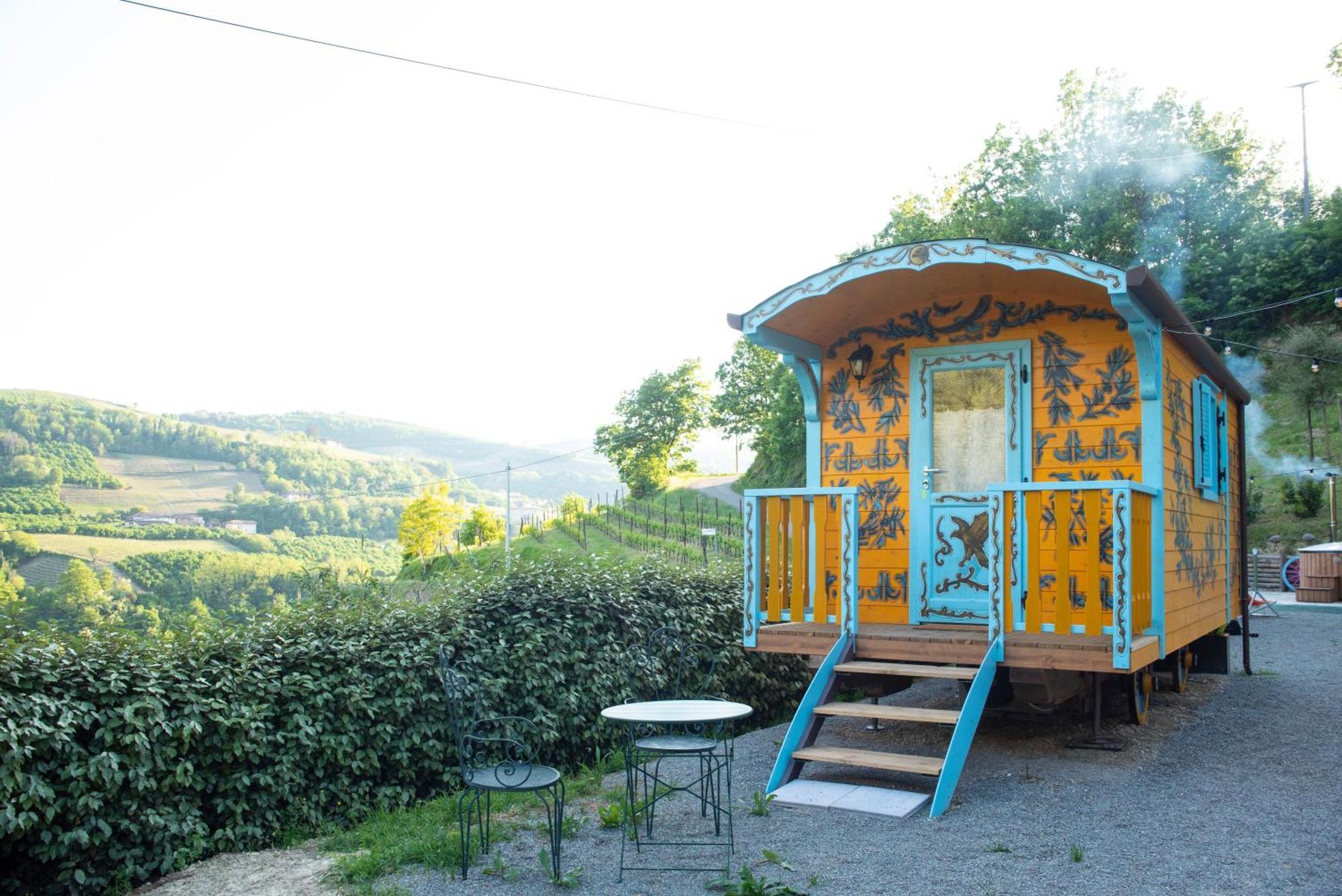 Agriturismo La Rovere - I Carrozzoni Gitani Cossano Belbo Exterior foto
