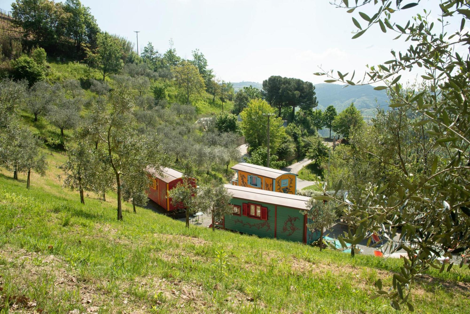 Agriturismo La Rovere - I Carrozzoni Gitani Cossano Belbo Exterior foto